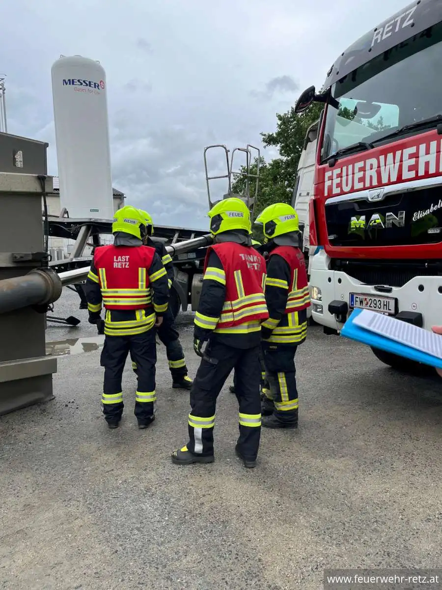 Foto 4, 05.06.2026, Technischer Einsatz - LKW-Bergung Foto 4, 05.06.2026, Technischer Einsatz - LKW-Bergung