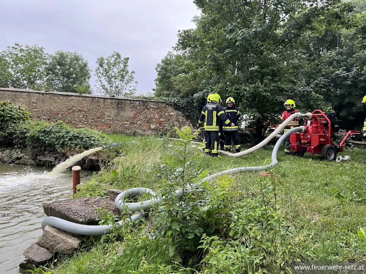 Foto 5, 11.06.2026, Gemeinsam für den Ernstfall gerüstet: Übung der FF Retz und FF Unternalb