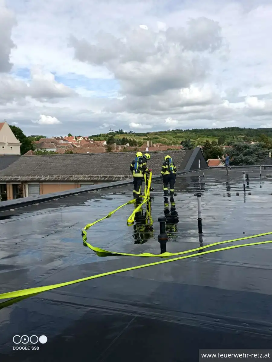 Foto 13, 15.06.2026, Erfolgreiche Übungen der Feuerwehr Retz im Kindergarten und in der Mittelschule Foto 13, 15.06.2026, Erfolgreiche Übungen der Feuerwehr Retz im Kindergarten und in der Mittelschule