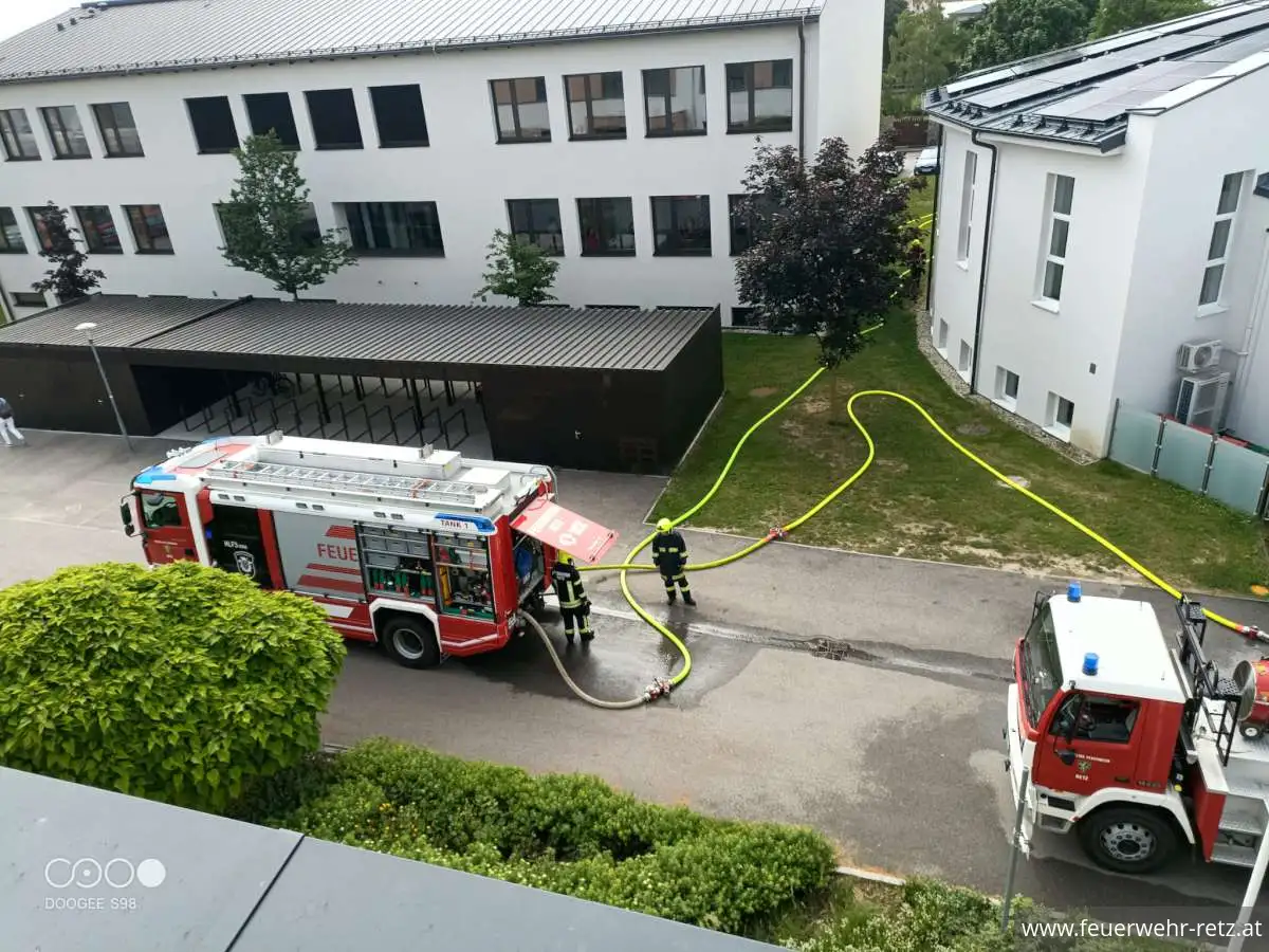 Foto 14, 15.06.2026, Erfolgreiche Übungen der Feuerwehr Retz im Kindergarten und in der Mittelschule Foto 14, 15.06.2026, Erfolgreiche Übungen der Feuerwehr Retz im Kindergarten und in der Mittelschule