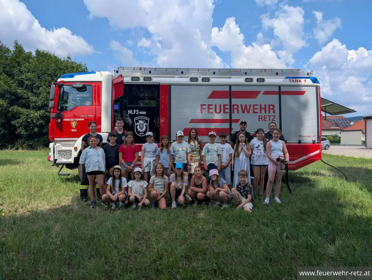 Foto 8, 23.06.2026, Besuch der Volksschule Retz bei der Freiwilligen Feuerwehr Retz Foto 8, 23.06.2026, Besuch der Volksschule Retz bei der Freiwilligen Feuerwehr Retz