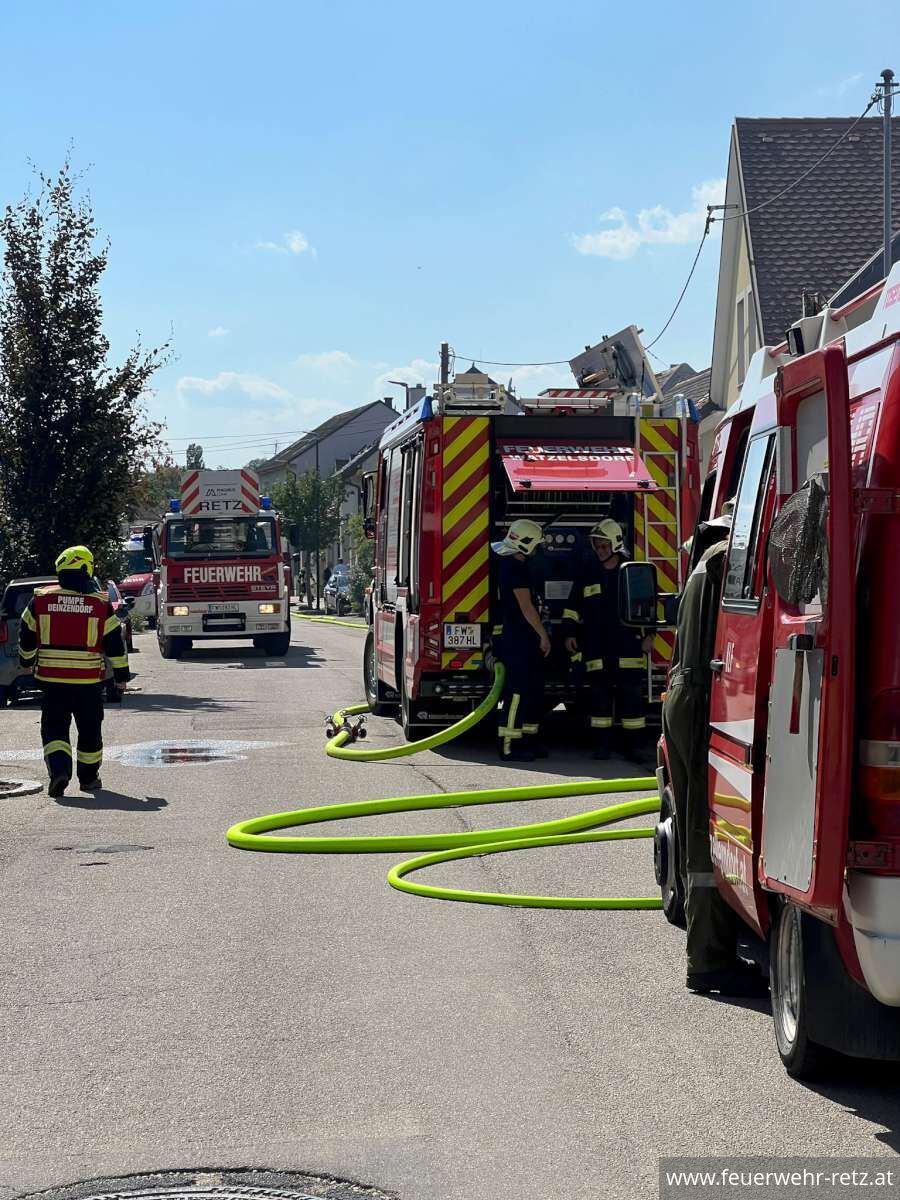 Foto 4, 10.08.2026, Brandeinsatz - Gebäudebrand in Zellerndorf Foto 4, 10.08.2026, Brandeinsatz - Gebäudebrand in Zellerndorf