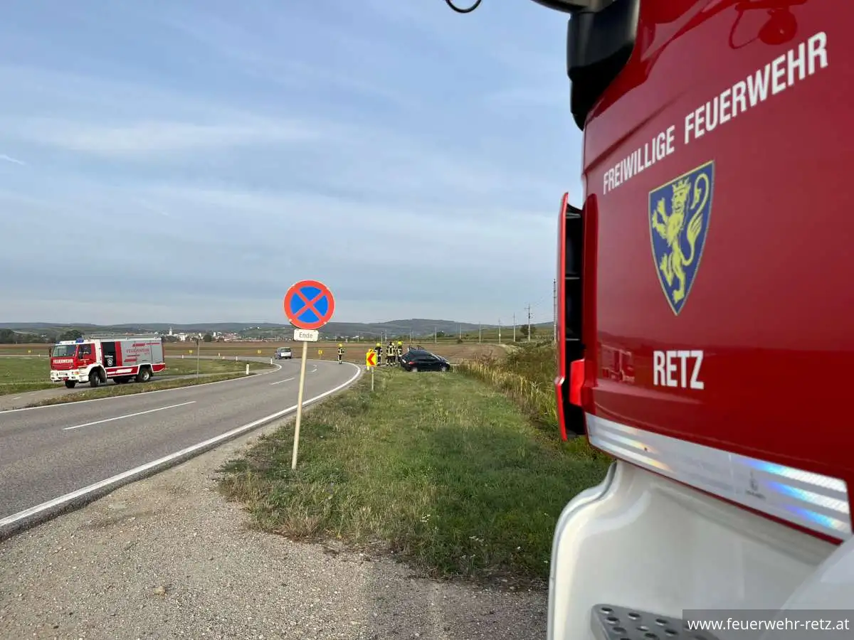 Foto 1, 05.10.2026, Technischer Einsatz - PKW-Bergung Foto 1, 05.10.2026, Technischer Einsatz - PKW-Bergung