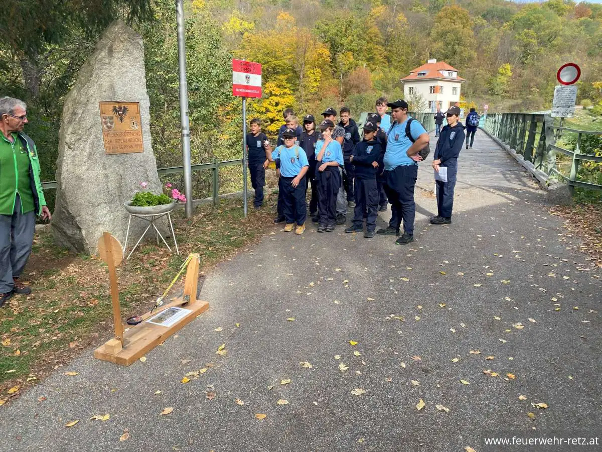 Foto 2, 19.10.2026, Feuerwehrjugend Retz erfolgreich beim Fertigkeitsabzeichen „Sicher zu Wasser & Land“ Foto 2, 19.10.2026, Feuerwehrjugend Retz erfolgreich beim Fertigkeitsabzeichen „Sicher zu Wasser & Land“
