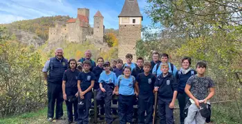 Bild zu Artikel Feuerwehrjugend Retz erfolgreich beim Fertigkeitsabzeichen „Sicher zu Wasser & Land“