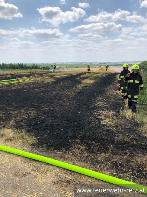 Foto 1, 25.07.2021, Brandeinsatz - Flurbrand auf Weizenfeld