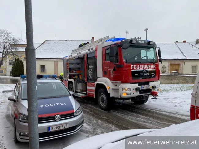 Foto 1, 16.12.2022, Technischer Einsatz - Türöffnung