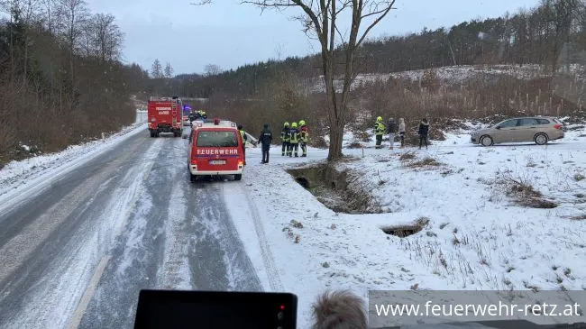 Foto 2, 17.01.2021, Technischer Einsatz - Fahrzeugbergung