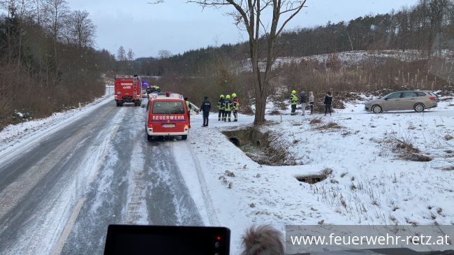Foto 2, 17.01.2021, Technischer Einsatz - Fahrzeugbergung