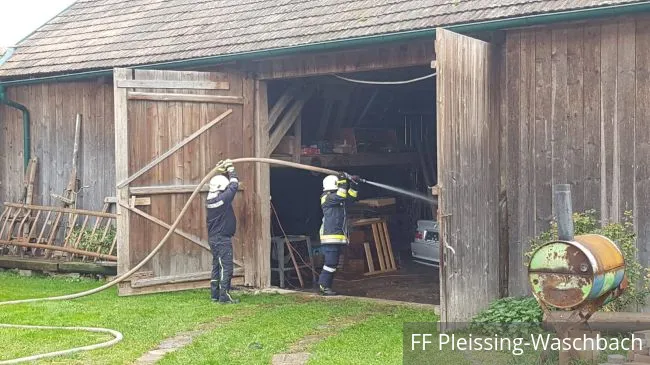 Foto 2, 30.10.2018, Brandeinsatz - Scheunenbrand in Pleissing-Waschbach
