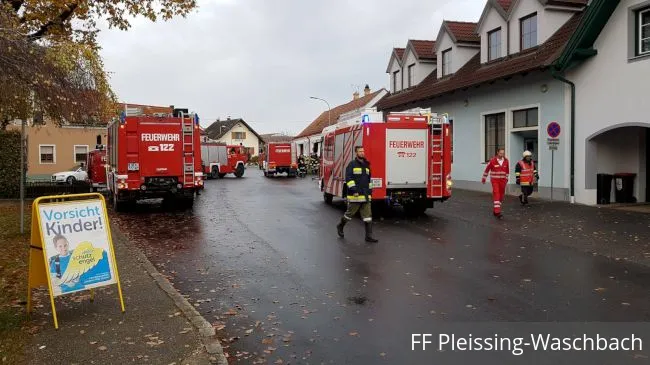 Foto 3, 30.10.2018, Brandeinsatz - Scheunenbrand in Pleissing-Waschbach