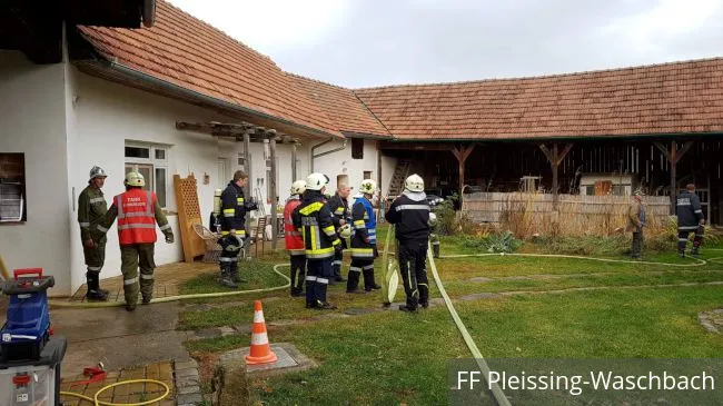 Foto 6, 30.10.2018, Brandeinsatz - Scheunenbrand in Pleissing-Waschbach