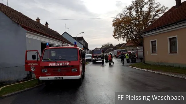 Foto 7, 30.10.2018, Brandeinsatz - Scheunenbrand in Pleissing-Waschbach