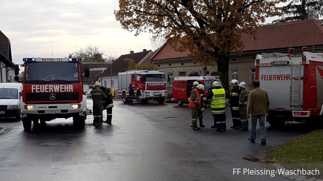 Foto 8, 30.10.2018, Brandeinsatz - Scheunenbrand in Pleissing-Waschbach