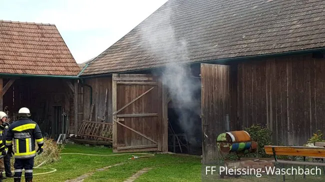 Foto 11, 30.10.2018, Brandeinsatz - Scheunenbrand in Pleissing-Waschbach