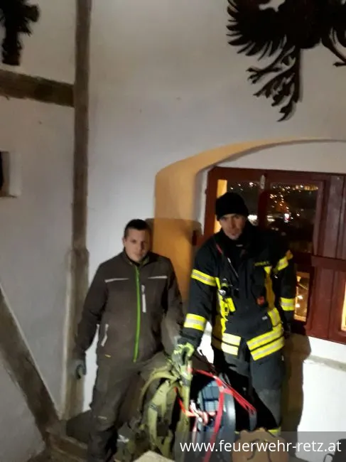 Foto 2, 20.12.2018, Neue Sirene am Rathausturm von Retz