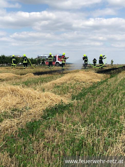 Foto 2, 25.07.2021, Brandeinsatz - Flurbrand auf Weizenfeld