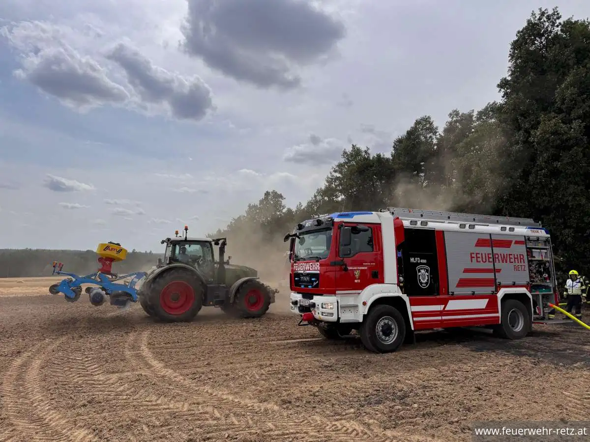 Foto 1, 15.07.2026, Brandeinsatz - Feldbrand in Riegersburg rasch unter Kontrolle gebracht Foto 1, 15.07.2026, Brandeinsatz - Feldbrand in Riegersburg rasch unter Kontrolle gebracht