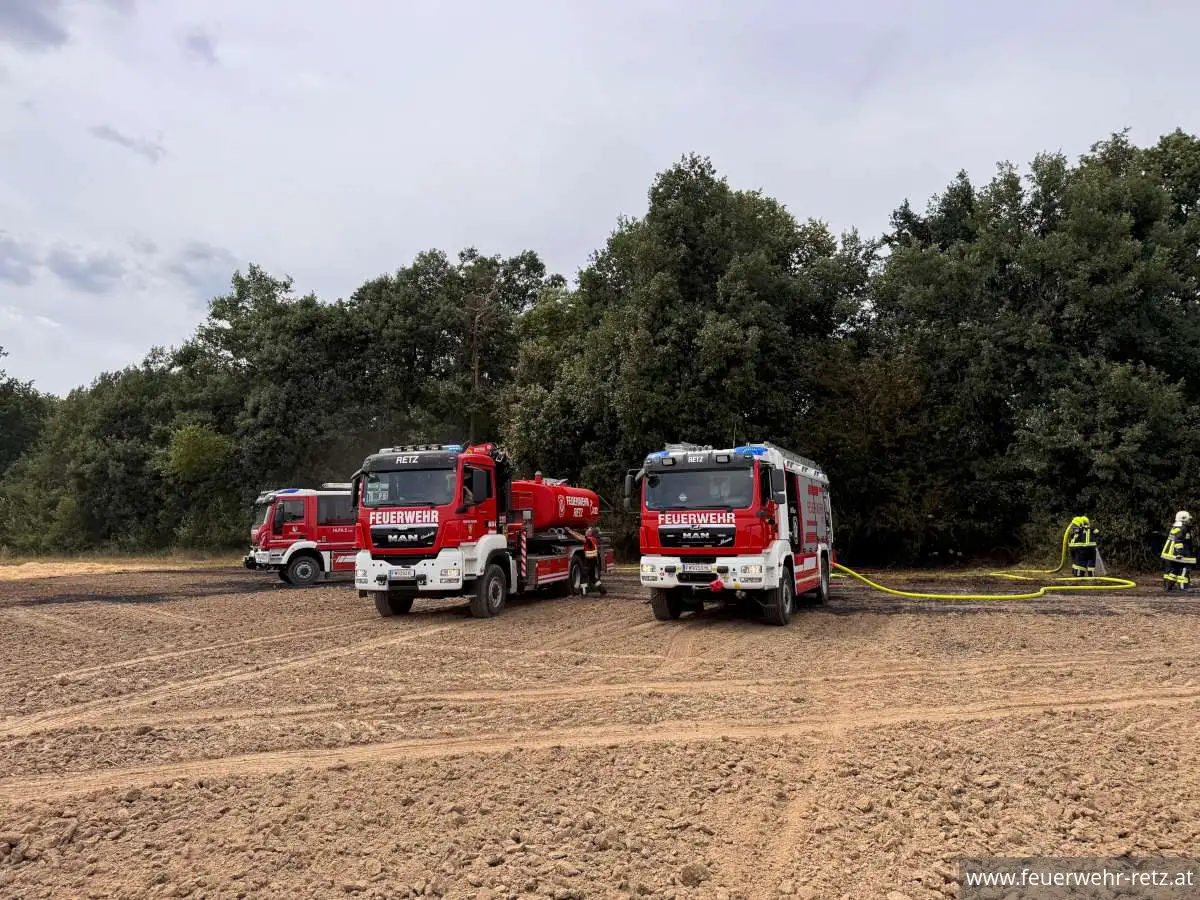 Foto 2, 15.07.2026, Brandeinsatz - Feldbrand in Riegersburg rasch unter Kontrolle gebracht Foto 2, 15.07.2026, Brandeinsatz - Feldbrand in Riegersburg rasch unter Kontrolle gebracht
