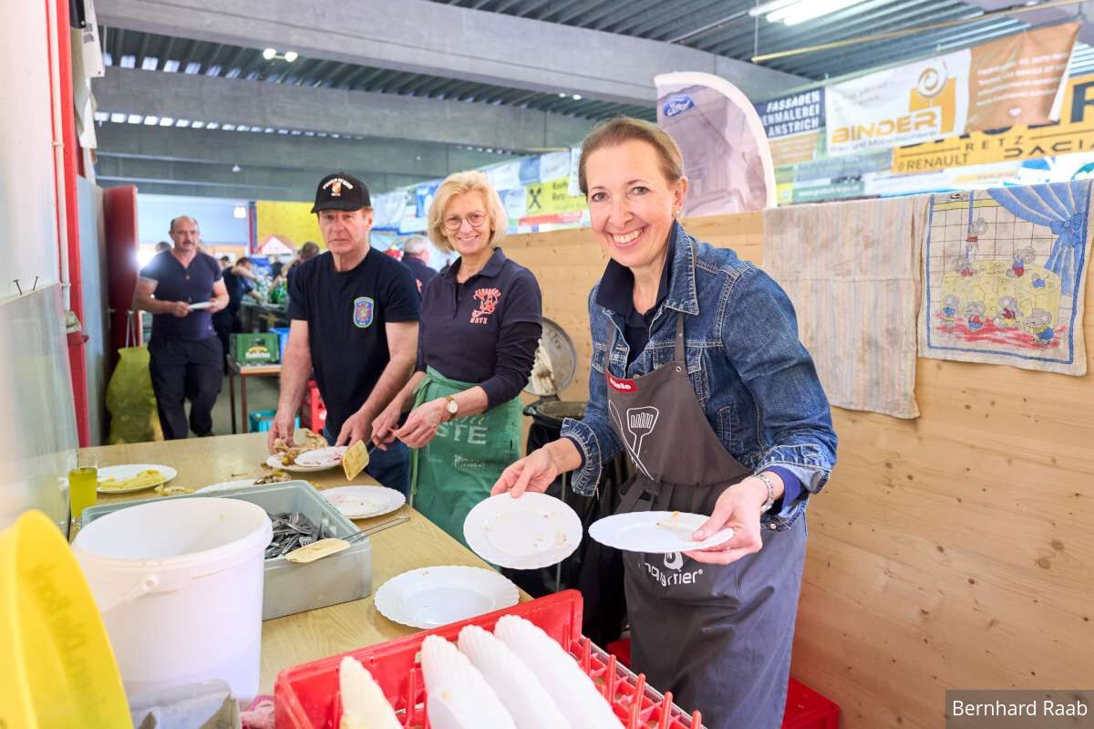 Foto 39, 06.05.2024, Feuerwehrheuriger 2024 Foto 39, 06.05.2024, Feuerwehrheuriger 2024