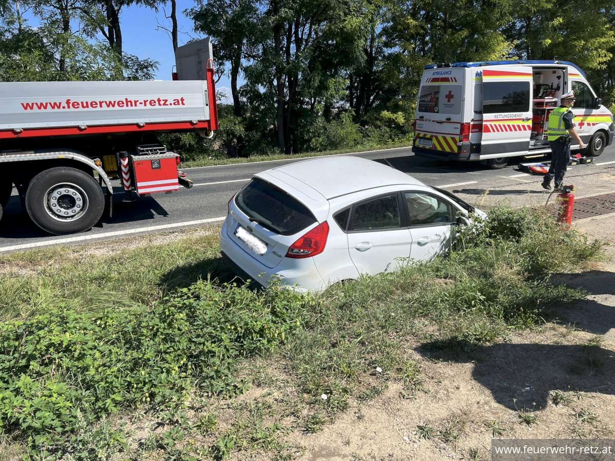 Foto 2, 02.09.2026, Technischer Einsatz - Fahrzeugbergung in Zellerndorf Foto 2, 02.09.2026, Technischer Einsatz - Fahrzeugbergung in Zellerndorf