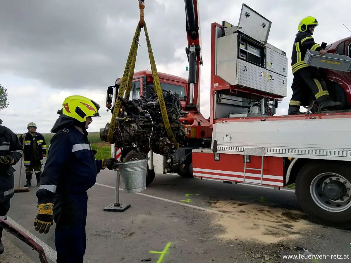 Foto 9, 25.05.2023, Technischer Einsatz - Verkehrsunfall mit eingeklemmter Person Foto 9, 25.05.2023, Technischer Einsatz - Verkehrsunfall mit eingeklemmter Person