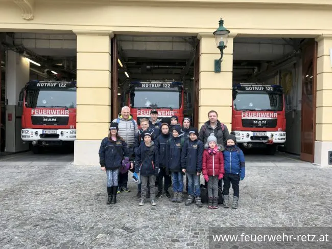 Foto 7, 13.02.2019, Jugendfeuerwehr Retz am Wiener Eistraum Foto 7, 13.02.2019, Jugendfeuerwehr Retz am Wiener Eistraum