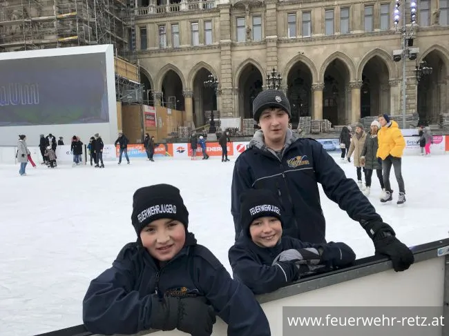 Foto 10, 13.02.2019, Jugendfeuerwehr Retz am Wiener Eistraum Foto 10, 13.02.2019, Jugendfeuerwehr Retz am Wiener Eistraum