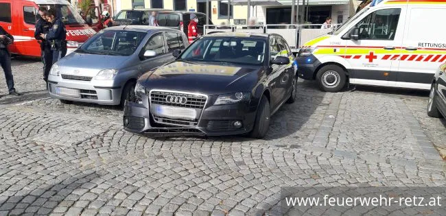 Foto 1, 18.10.2021, Technischer Einsatz - Verkehrsunfall am Retzer Hauptplatz Foto 1, 18.10.2021, Technischer Einsatz - Verkehrsunfall am Retzer Hauptplatz