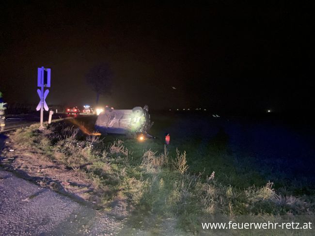 Foto 3, 10.11.2020, Technischer Einsatz - Verkehrsunfall nähe Bahnübergang