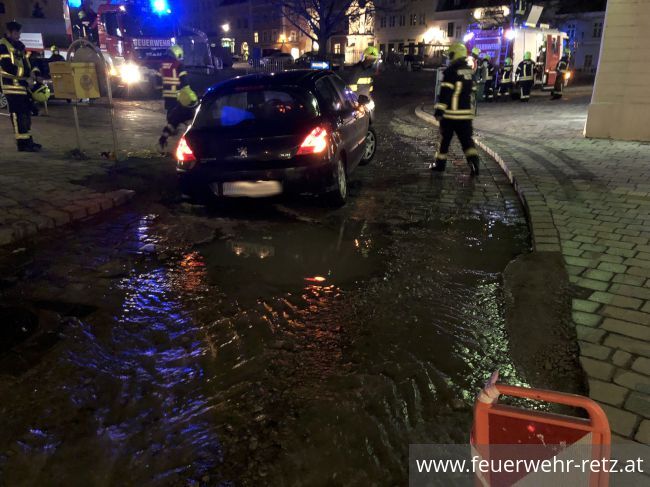 Foto 2, 11.01.2022, Technischer Einsatz - Unfall nach Wassergebrechen Foto 2, 11.01.2022, Technischer Einsatz - Unfall nach Wassergebrechen