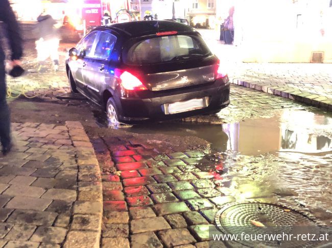 Foto 3, 11.01.2022, Technischer Einsatz - Unfall nach Wassergebrechen Foto 3, 11.01.2022, Technischer Einsatz - Unfall nach Wassergebrechen