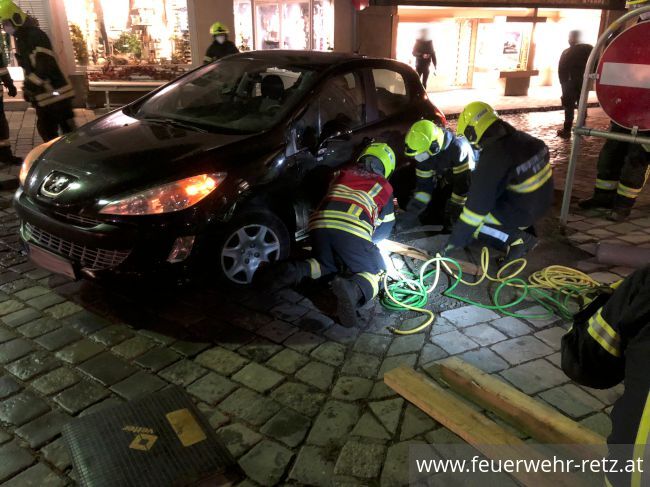 Foto 4, 11.01.2022, Technischer Einsatz - Unfall nach Wassergebrechen Foto 4, 11.01.2022, Technischer Einsatz - Unfall nach Wassergebrechen