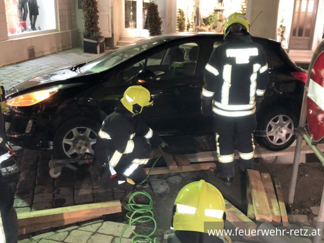 Foto 5, 11.01.2022, Technischer Einsatz - Unfall nach Wassergebrechen Foto 5, 11.01.2022, Technischer Einsatz - Unfall nach Wassergebrechen