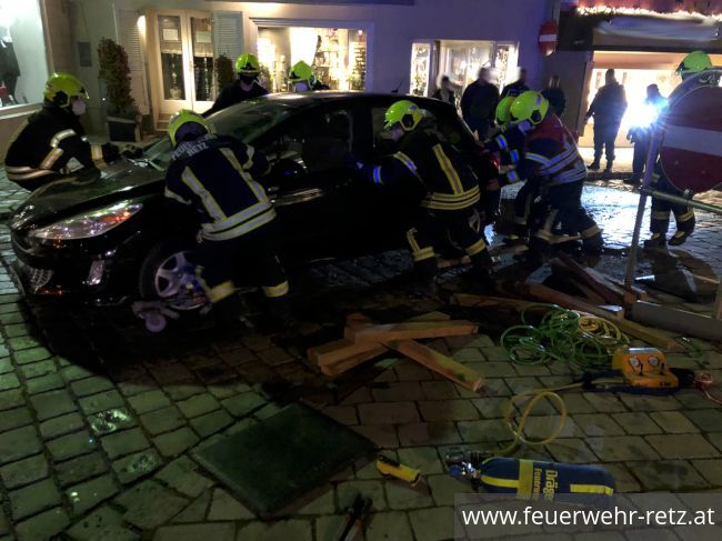 Foto 6, 11.01.2022, Technischer Einsatz - Unfall nach Wassergebrechen Foto 6, 11.01.2022, Technischer Einsatz - Unfall nach Wassergebrechen
