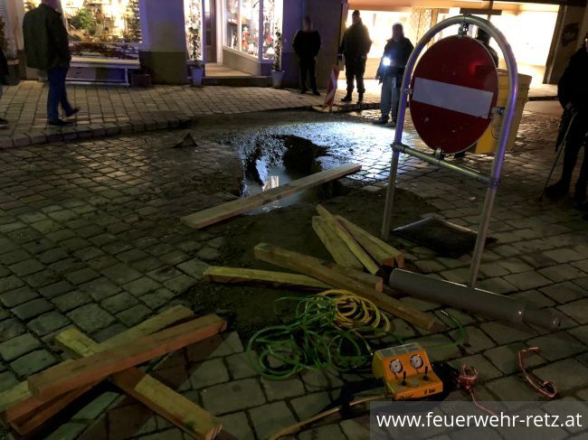 Foto 7, 11.01.2022, Technischer Einsatz - Unfall nach Wassergebrechen Foto 7, 11.01.2022, Technischer Einsatz - Unfall nach Wassergebrechen