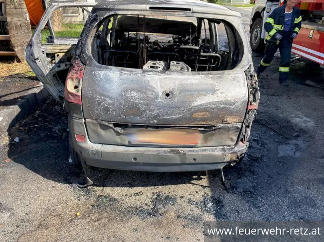 Foto 1, 19.07.2021, Brandeinsatz - Fahrzeugbrand in der Altstadt