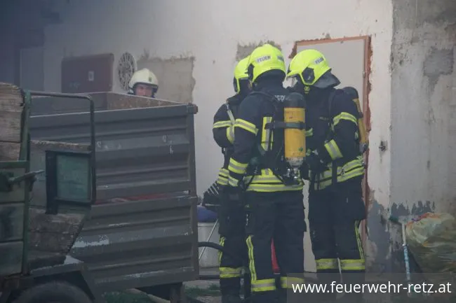 Foto 2, 07.08.2018, Brandeinsatz - Fahrzeugbrand in Unternalb Foto 2, 07.08.2018, Brandeinsatz - Fahrzeugbrand in Unternalb