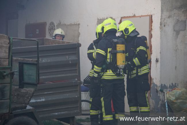 Foto 2, 07.08.2018, Brandeinsatz - Fahrzeugbrand in Unternalb Foto 2, 07.08.2018, Brandeinsatz - Fahrzeugbrand in Unternalb