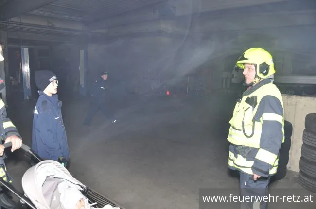 Foto 5, 29.11.2018, Brand nach Explosion - Kfz-Werkstätte als Übungsgebäude Foto 5, 29.11.2018, Brand nach Explosion - Kfz-Werkstätte als Übungsgebäude