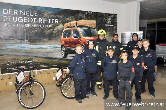 Foto 14, 29.11.2018, Brand nach Explosion - Kfz-Werkstätte als Übungsgebäude Foto 14, 29.11.2018, Brand nach Explosion - Kfz-Werkstätte als Übungsgebäude