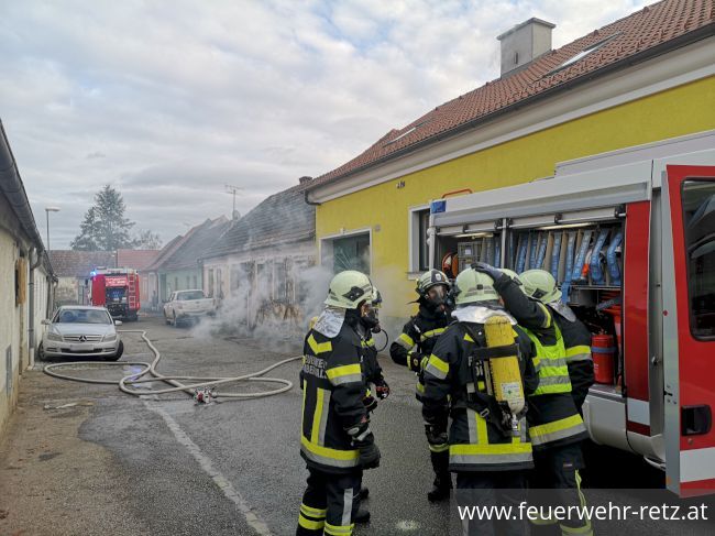 Foto 3, 10.12.2022, Brandeinsatz - Kellerbrand in Obernalb