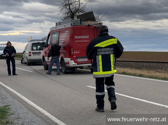 Foto 2, 07.04.2022, Technischer Einsatz - Fahrzeugbergung Foto 2, 07.04.2022, Technischer Einsatz - Fahrzeugbergung