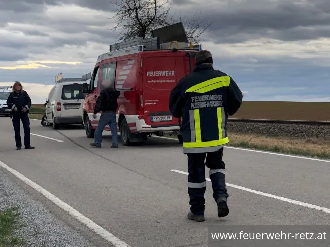 Foto 2, 07.04.2022, Technischer Einsatz - Fahrzeugbergung