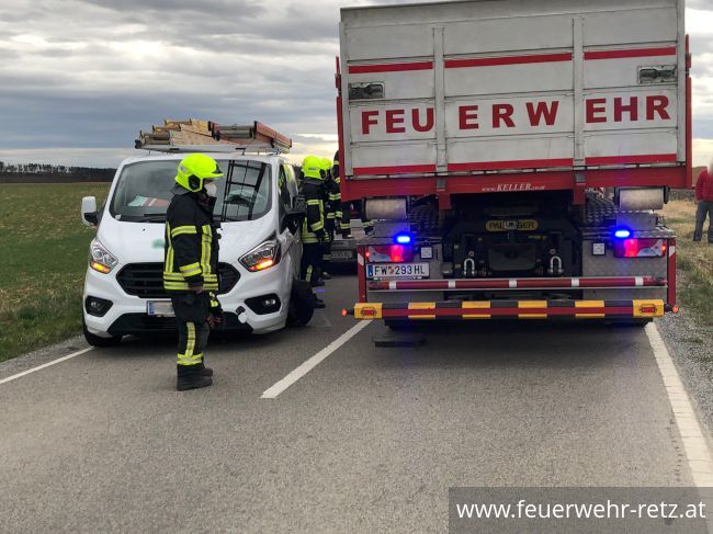 Foto 3, 07.04.2022, Technischer Einsatz - Fahrzeugbergung Foto 3, 07.04.2022, Technischer Einsatz - Fahrzeugbergung
