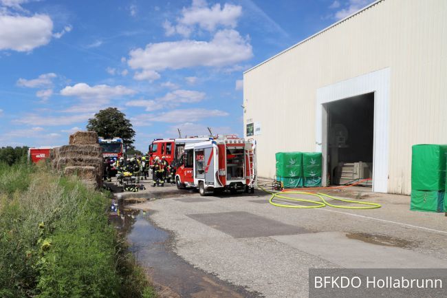 Foto 2, 12.08.2022, Brandeinsatz - Maschinenbrand in Auggenthal 
