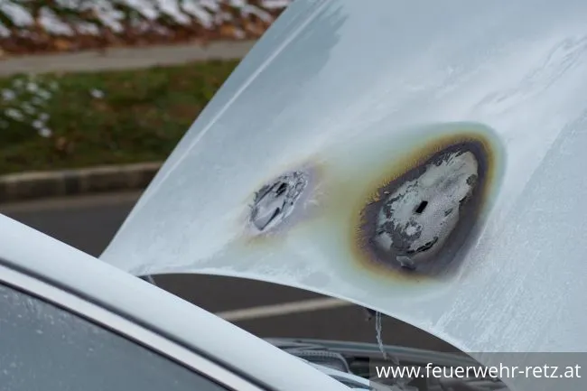 Foto 1, 03.12.2017, Brandeinsatz - Fahrzeugbrand Foto 1, 03.12.2017, Brandeinsatz - Fahrzeugbrand