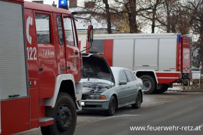 Foto 4, 03.12.2017, Brandeinsatz - Fahrzeugbrand Foto 4, 03.12.2017, Brandeinsatz - Fahrzeugbrand