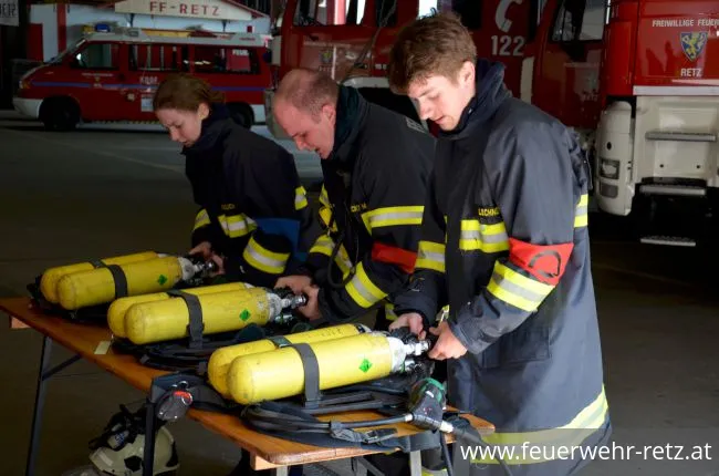 Foto 1, 15.05.2018, Prüfungen für die Ausbildungsprüfung Atemschutz - 5 erfolgreiche Gruppen in der zweiten Staffel Foto 1, 15.05.2018, Prüfungen für die Ausbildungsprüfung Atemschutz - 5 erfolgreiche Gruppen in der zweiten Staffel