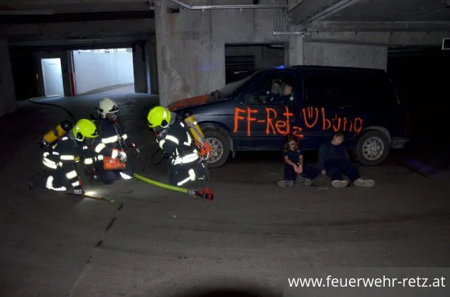 Foto 9, 25.05.2018, Übung in Tiefgarage - PKW-Brand mit vermissten Personen Foto 9, 25.05.2018, Übung in Tiefgarage - PKW-Brand mit vermissten Personen